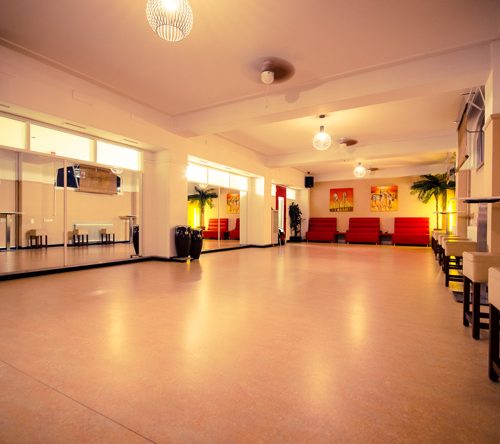 grote zaal typical tropical dansschool